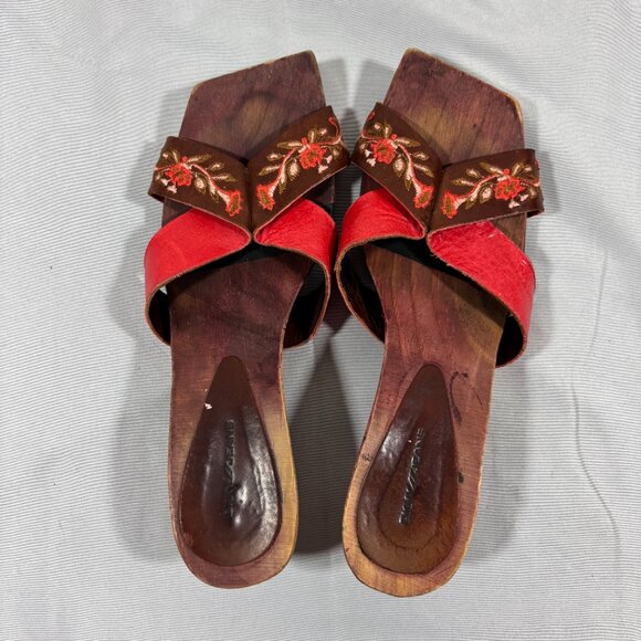 DKNY Jeans Shoes - DKNY 00’s Red Brown Wooden Heel Embroidered Floral Design Slide Sandals Size 7